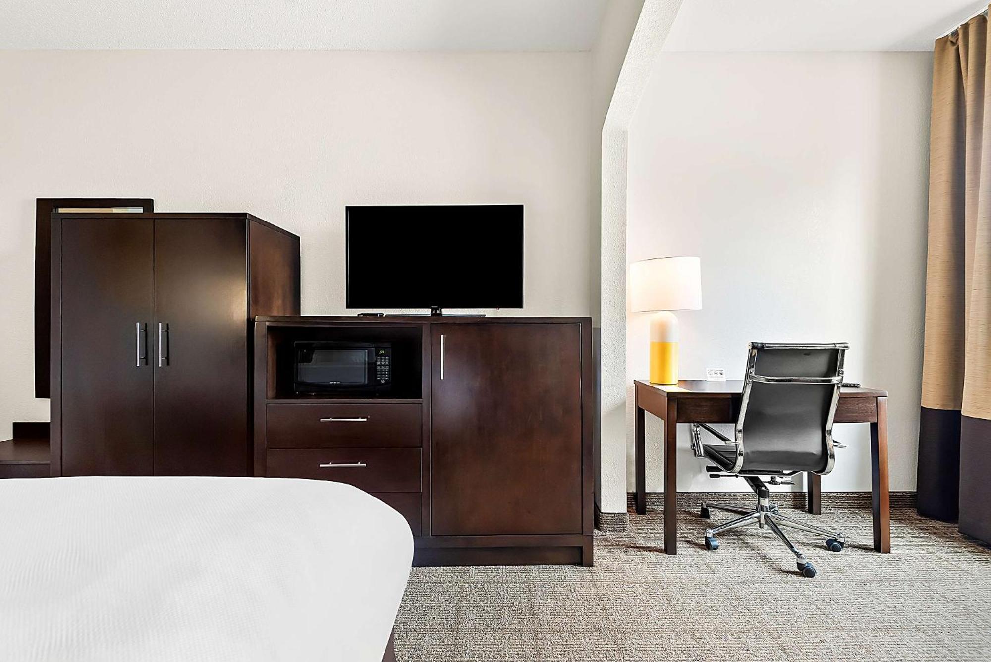 Hotel Comfort East 2*