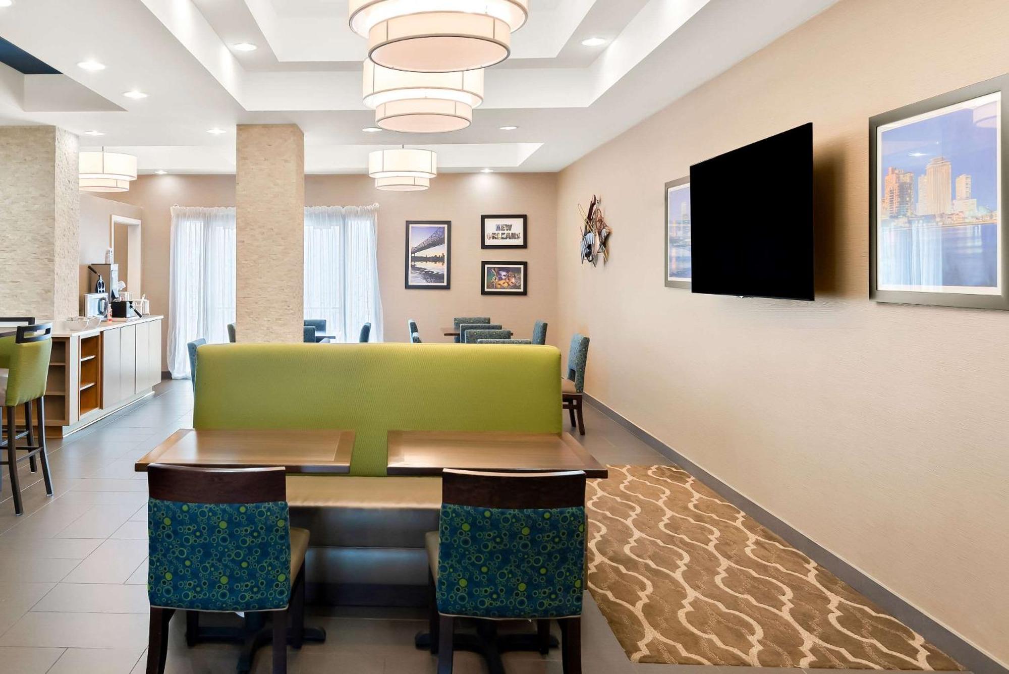 Comfort East Hotel