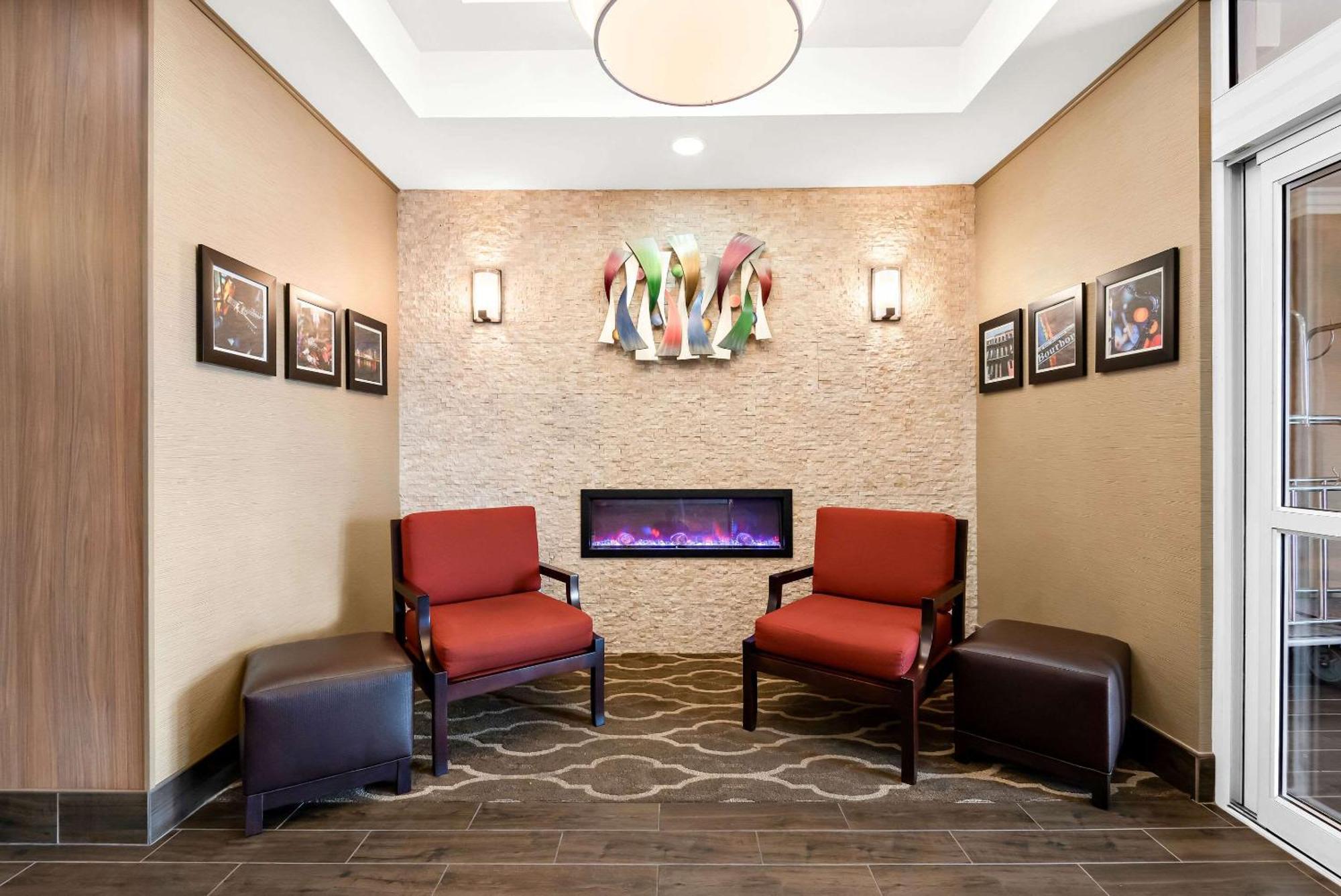 Hotel Comfort East 2*